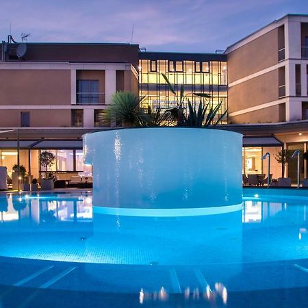 Aura Hotel Adults Only Balatonfured Bagian luar foto