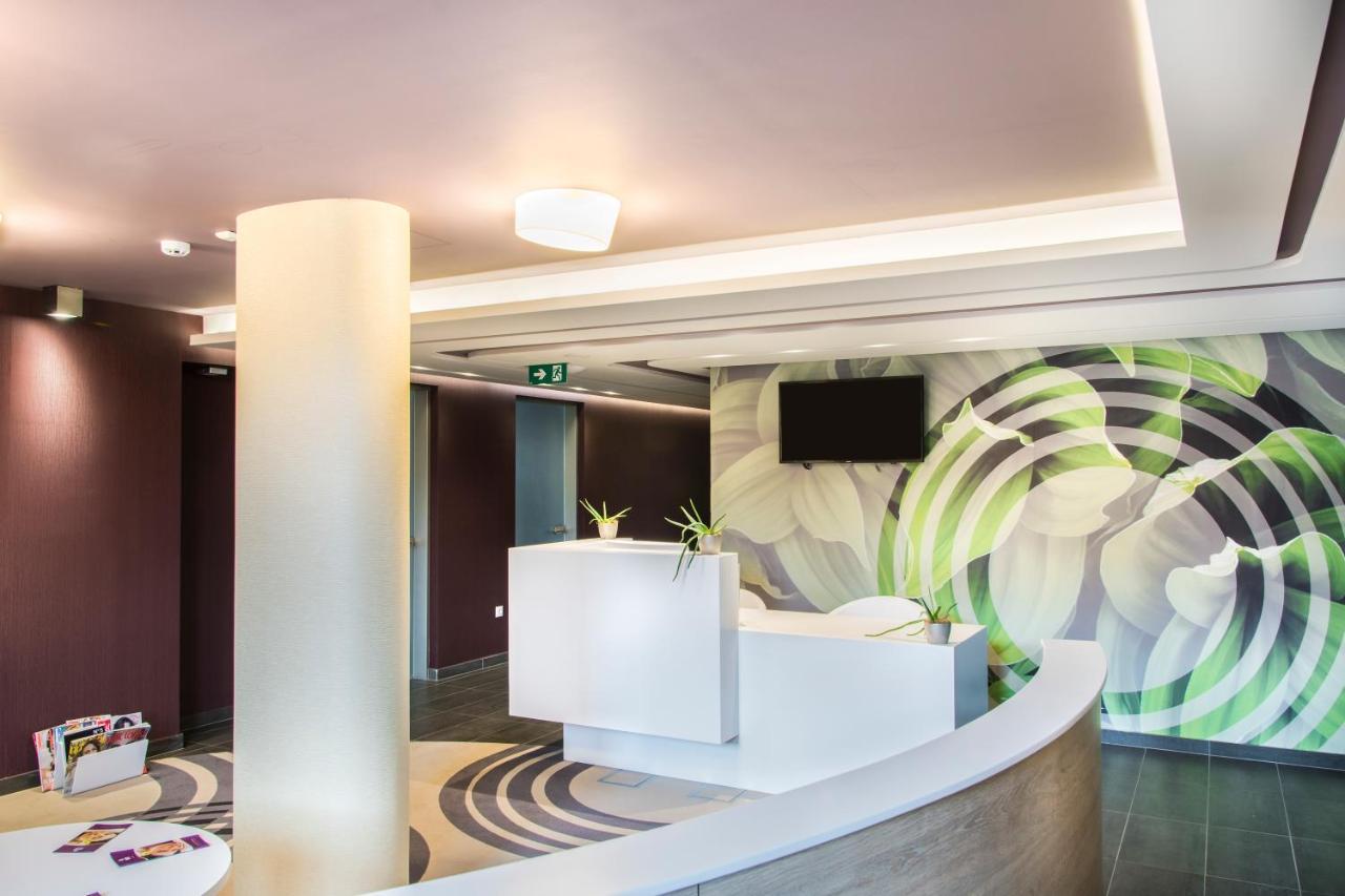 Aura Hotel Adults Only Balatonfured Bagian luar foto
