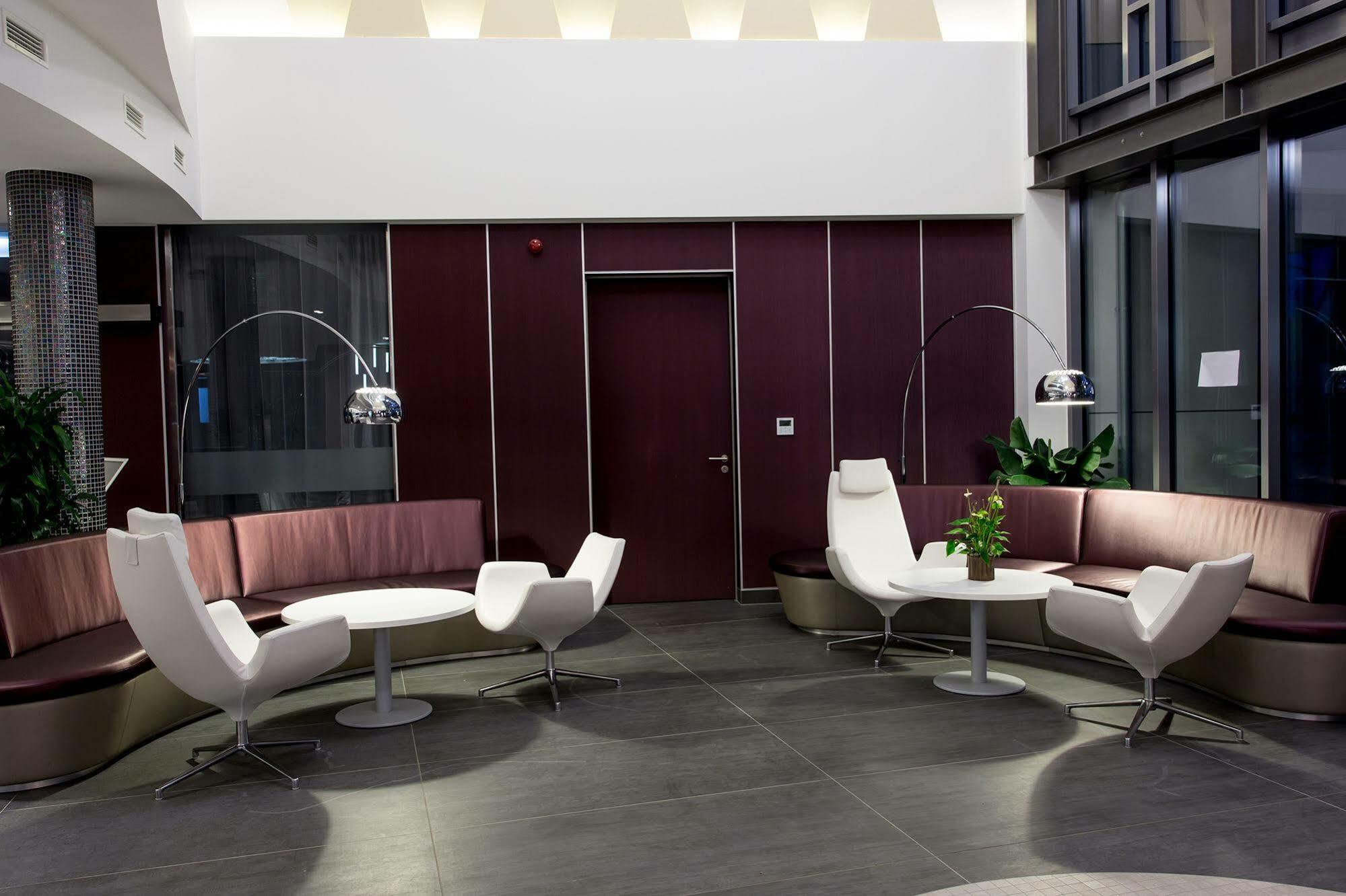 Aura Hotel Adults Only Balatonfured Bagian luar foto