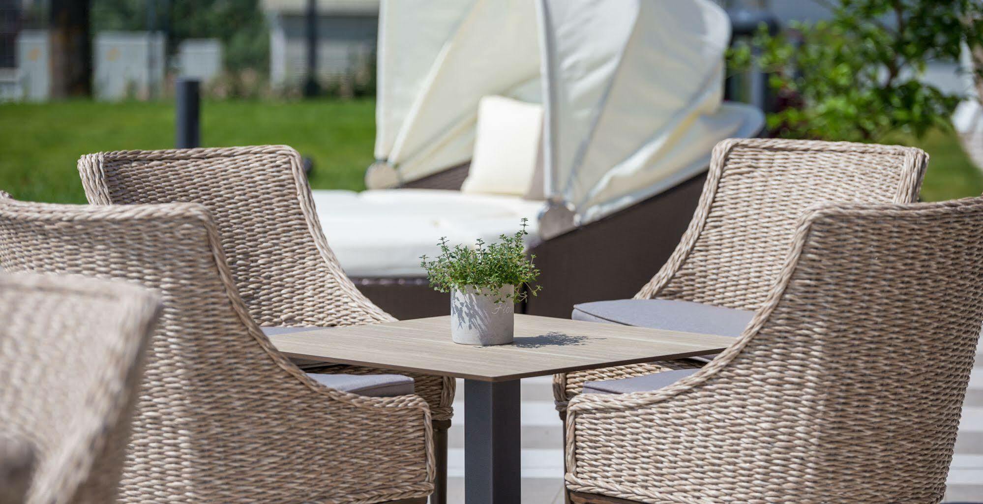 Aura Hotel Adults Only Balatonfured Bagian luar foto